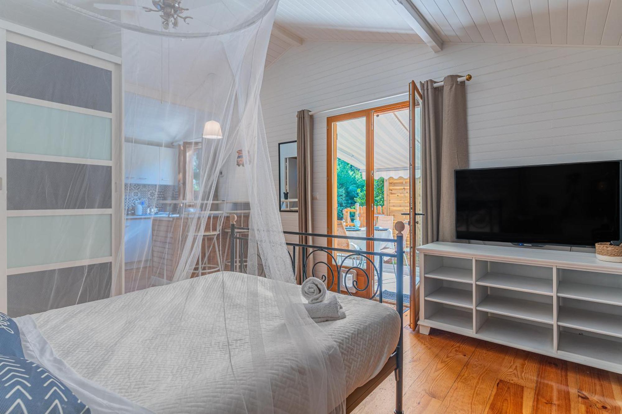 La Maisonnette En Bois Saumos